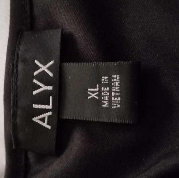 Top - Picture 4 of 4